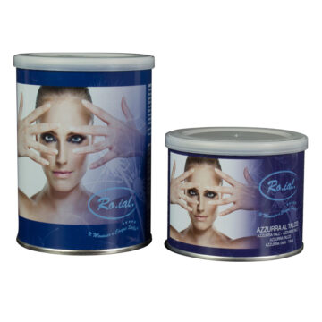 Un barattolo da 800 ml e un barattolo da 400 ml di cera azzurra talco della Ro.ial
